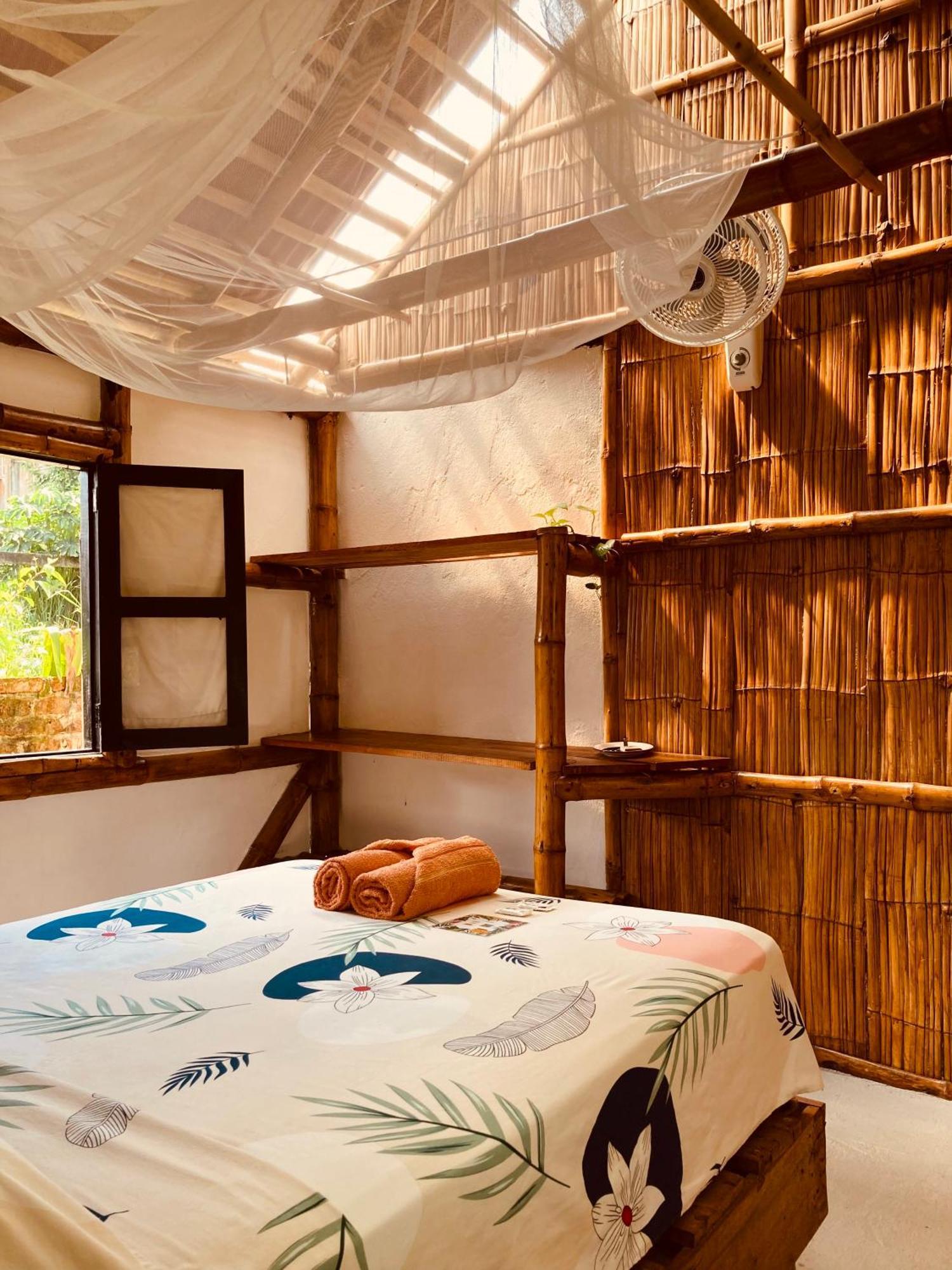 Hotel La Caleta à Mompiche Extérieur photo