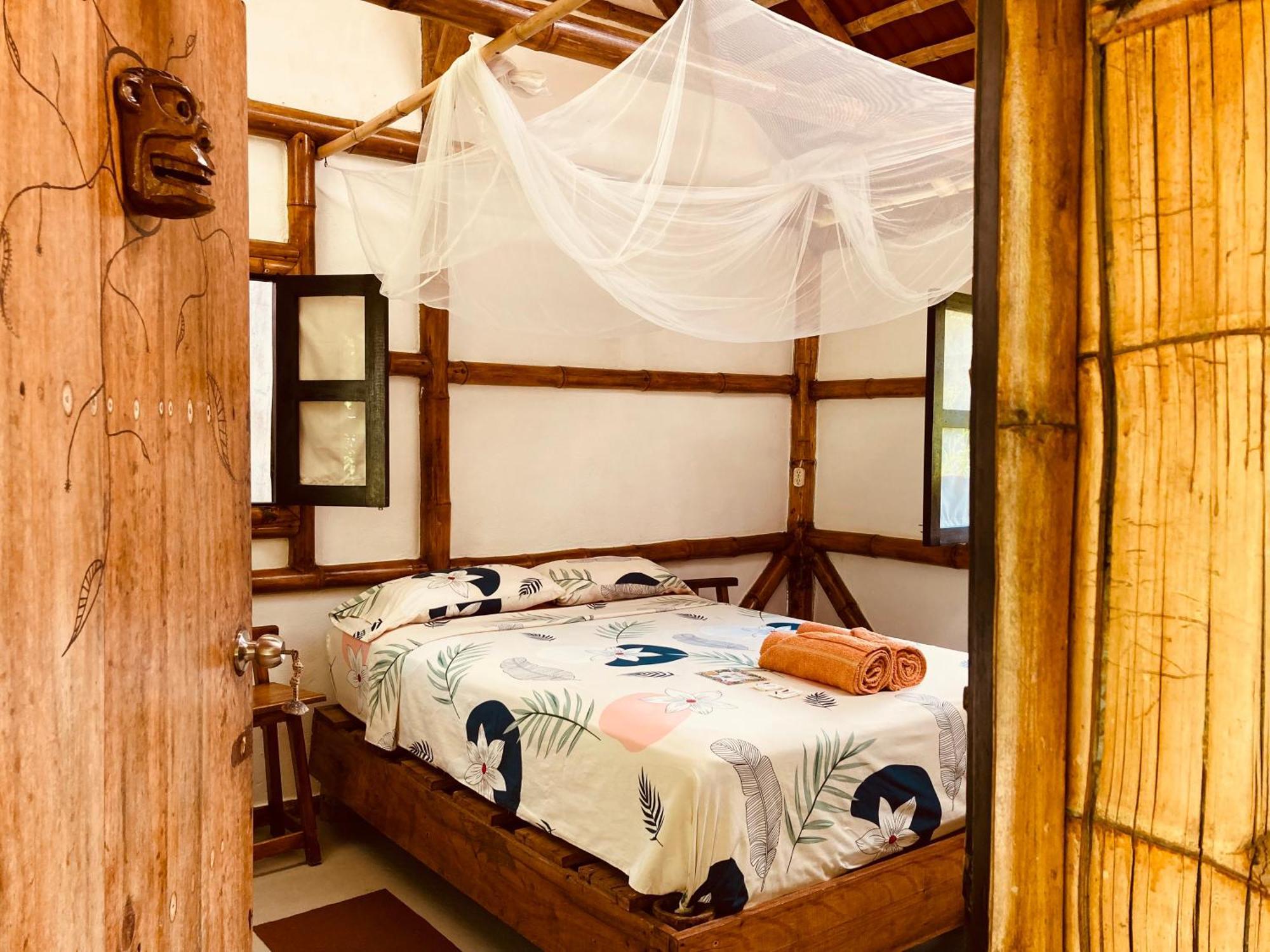 Hotel La Caleta à Mompiche Extérieur photo