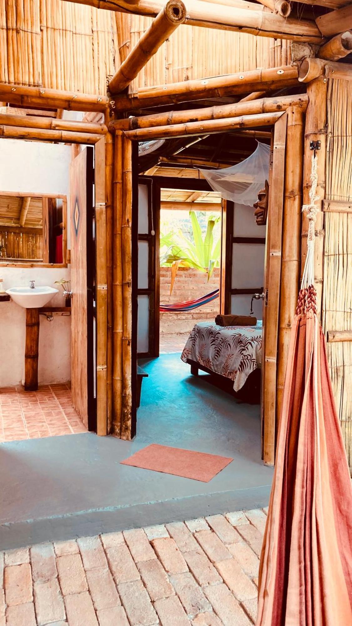 Hotel La Caleta à Mompiche Extérieur photo